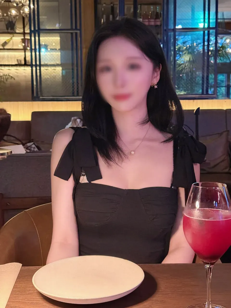 台中外送茶妹 婉玉 - 氣質滿分溫柔教師